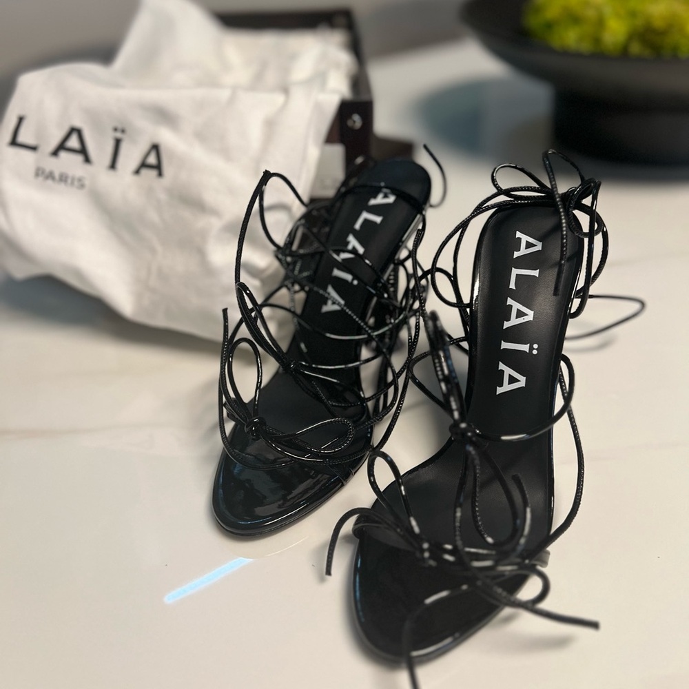 ALÏA  Bobine 110 strappy sandals, size EU 38 or US 7.5